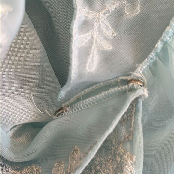 Vtg  60s Artemis Light Blue 2 layer semi sheer robe/ embroidery & puff sleeves - Picture 10 of 10